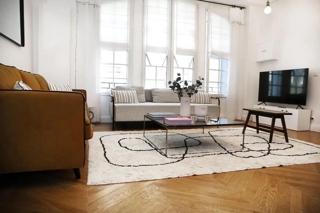 Charmant Appartement Equipe Proche Sacre Coeur - 4P Paris Apartment