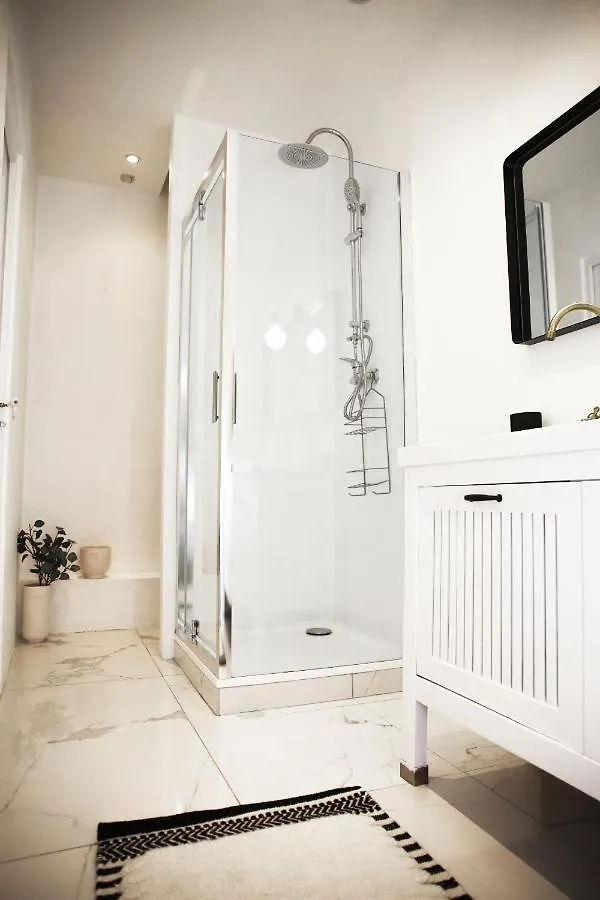 Charmant Appartement Equipe Proche Sacre Coeur - 4P Paris Apartment
