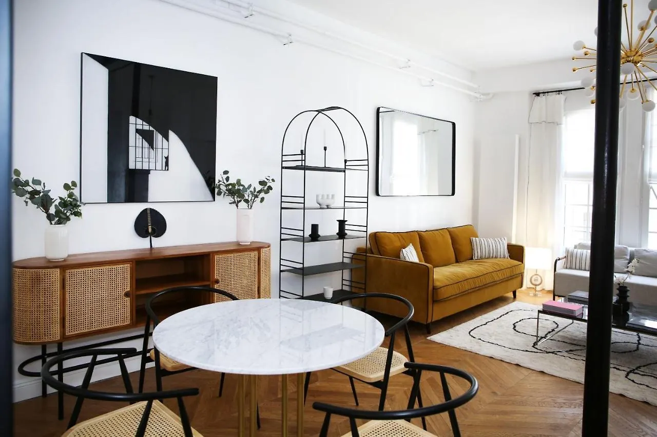 Charmant Appartement Equipe Proche Sacre Coeur - 4P Paris 0*,  France